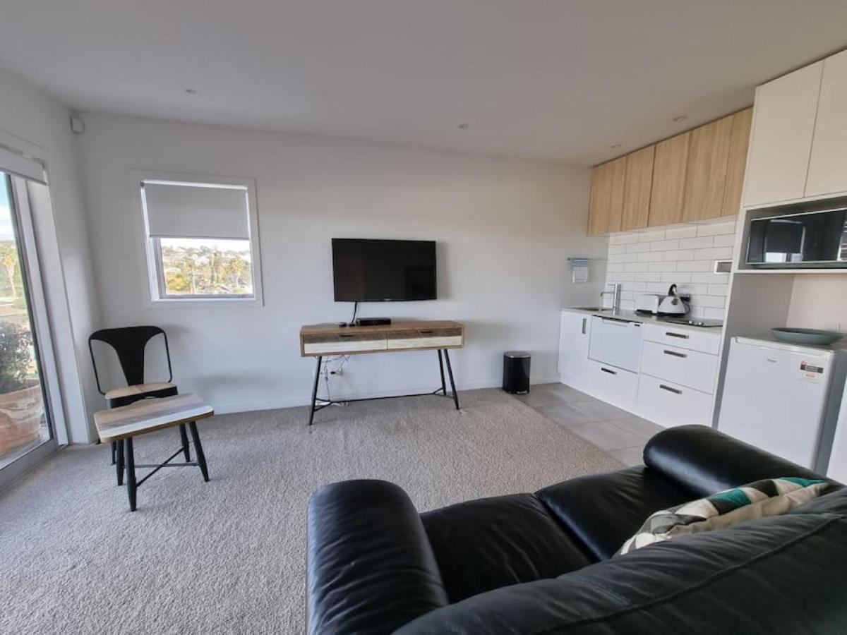 Fabulous Castor Bay 1 Bedroom With Views And Skytv โอ๊คแลนด์ ภายนอก รูปภาพ